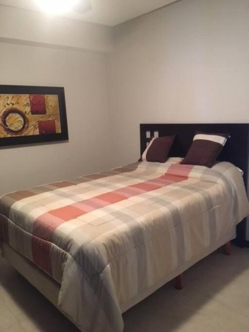 Beautiful 3 Bedroom, Fully Furnished, On The Beach Mazatlán Buitenkant foto